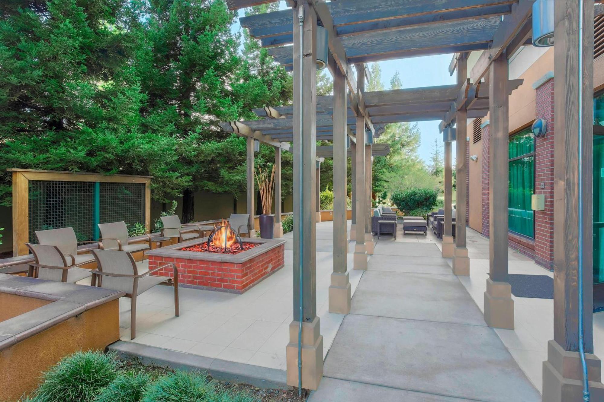 Courtyard By Marriott San Jose Campbell Hotel Exterior photo