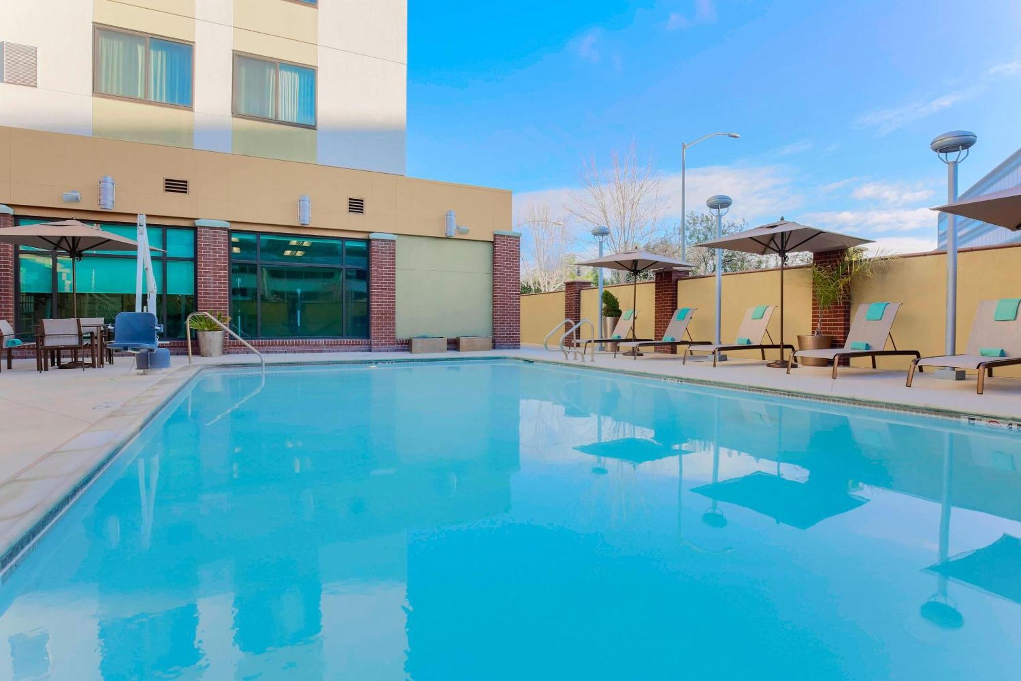 Courtyard By Marriott San Jose Campbell Hotel Exterior photo