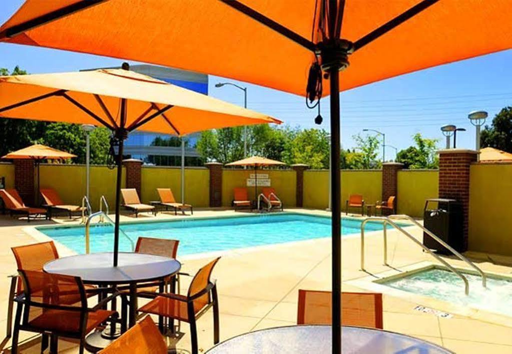 Courtyard By Marriott San Jose Campbell Hotel Exterior photo
